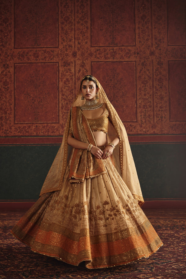 NH Statement Golden Tissue Floating Lotus Set