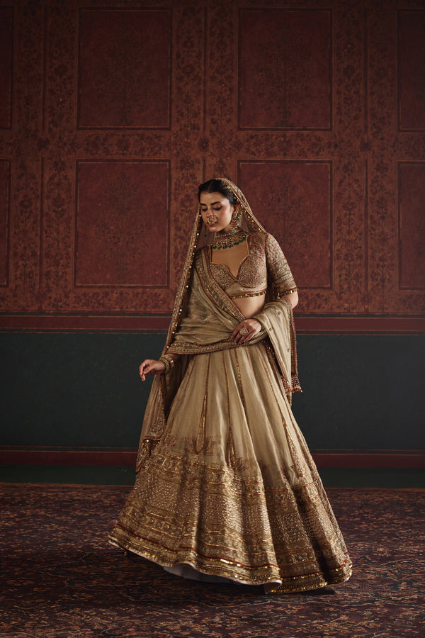 NH Ivory Vision Softened with Crimson
