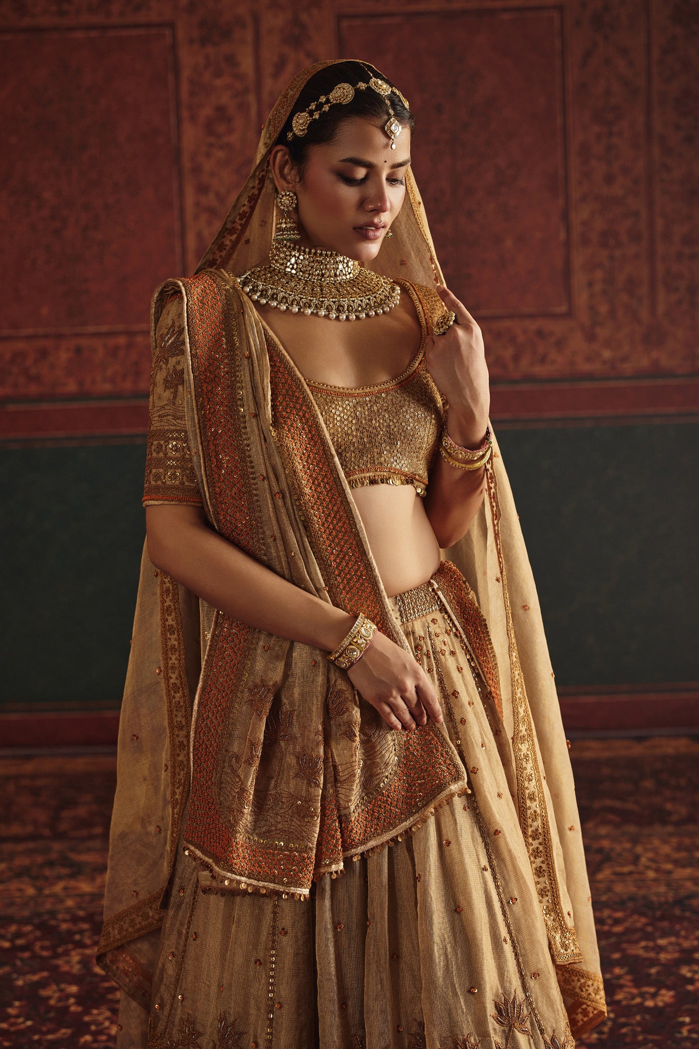 NH Statement Golden Tissue Floating Lotus Set