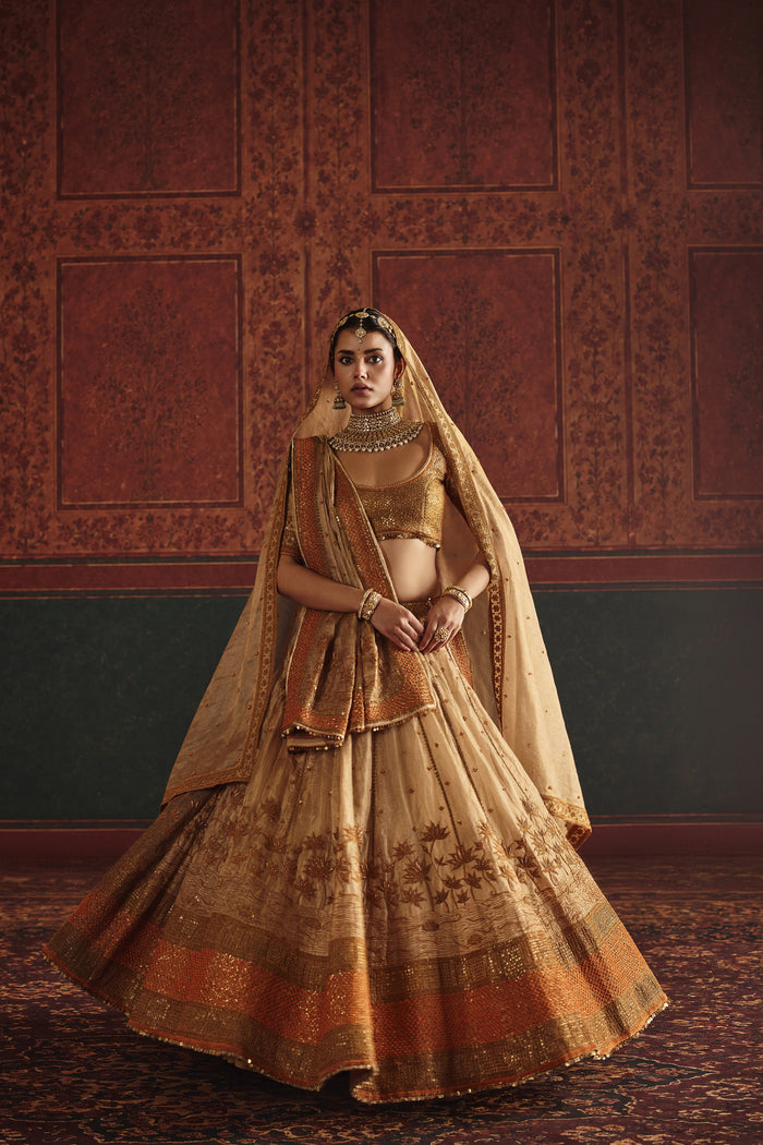 NH Statement Golden Tissue Floating Lotus Set