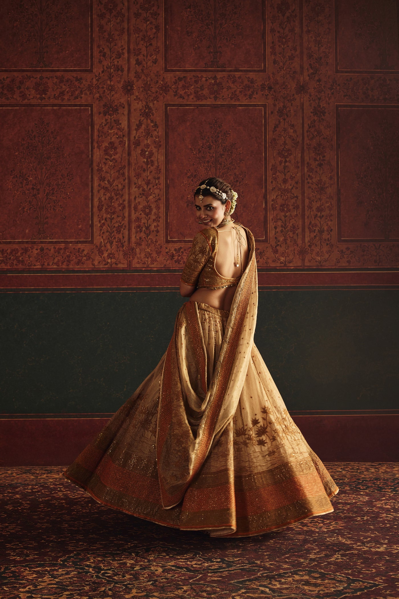 NH Statement Golden Tissue Floating Lotus Set
